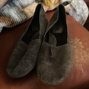 Born Women's Grey Suede Flats